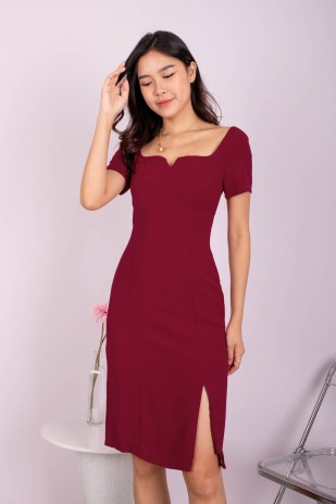 Fiora Notched Dress in Wine (MY)
