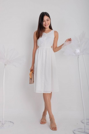 Annsel Cut-Out Button Maxi Dress in White (MY)