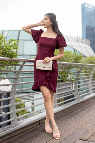 Cyra Square-Neck Puff Dress in Wine (MY)