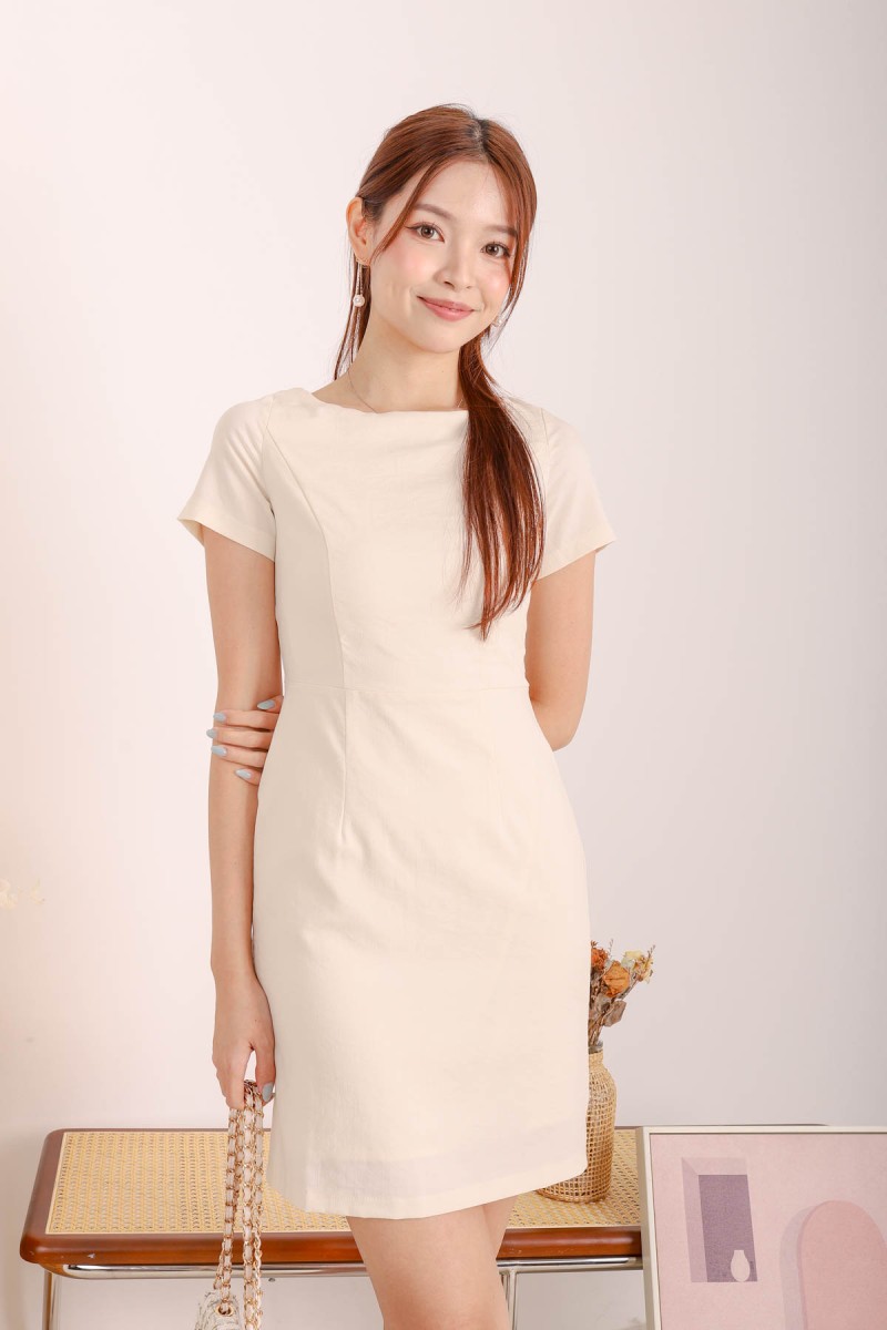 Chana Sleeved Shift Dress in Cream