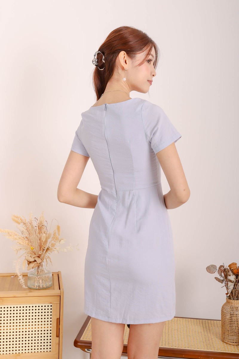 Chana Sleeved Shift Dress in Lilac Blue