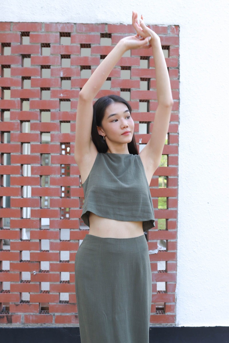 Kana Linen Maxi Skirt in Olive