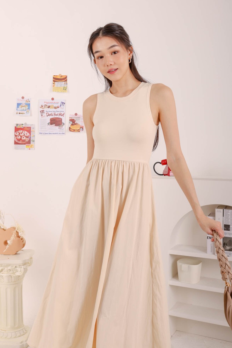 Cady Contrast Maxi Dress in Cream