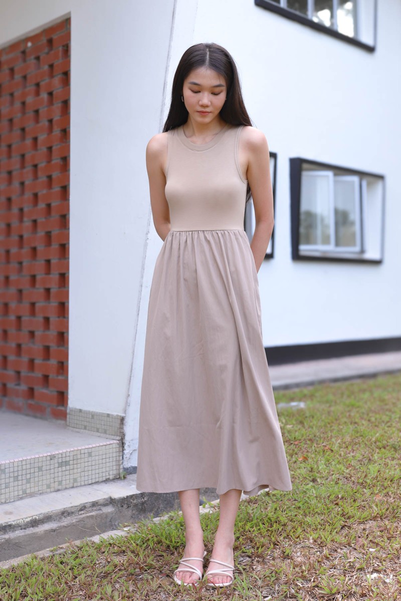 Cady Contrast Maxi Dress in Oat