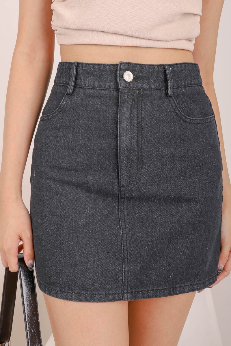 Alex Denim Skirt in Black