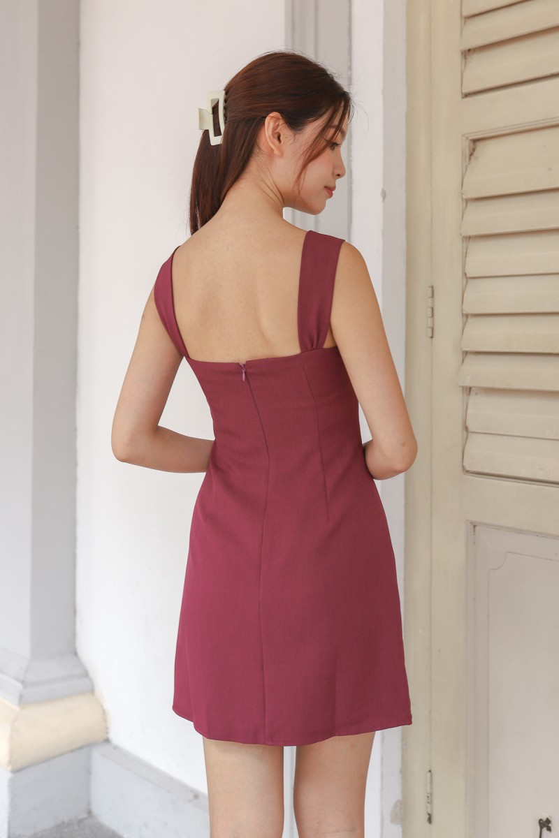 Aisha Ribbon Front Dress in Wine