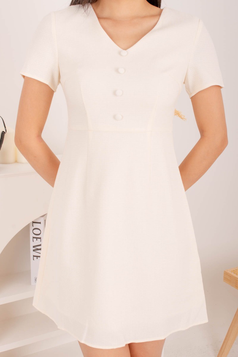 Baie Button Down Dress in Cream