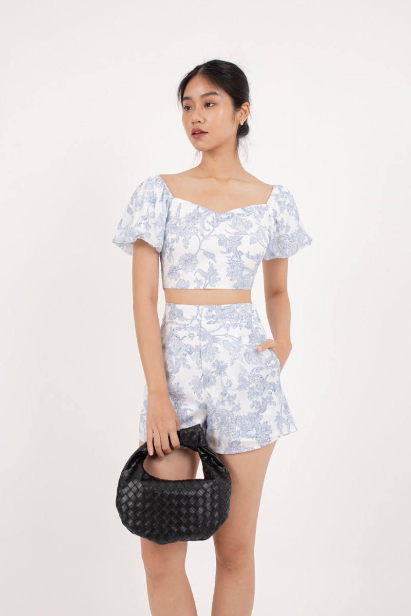 Chelle Floral Puffed Sleeve Top in Blue Florals