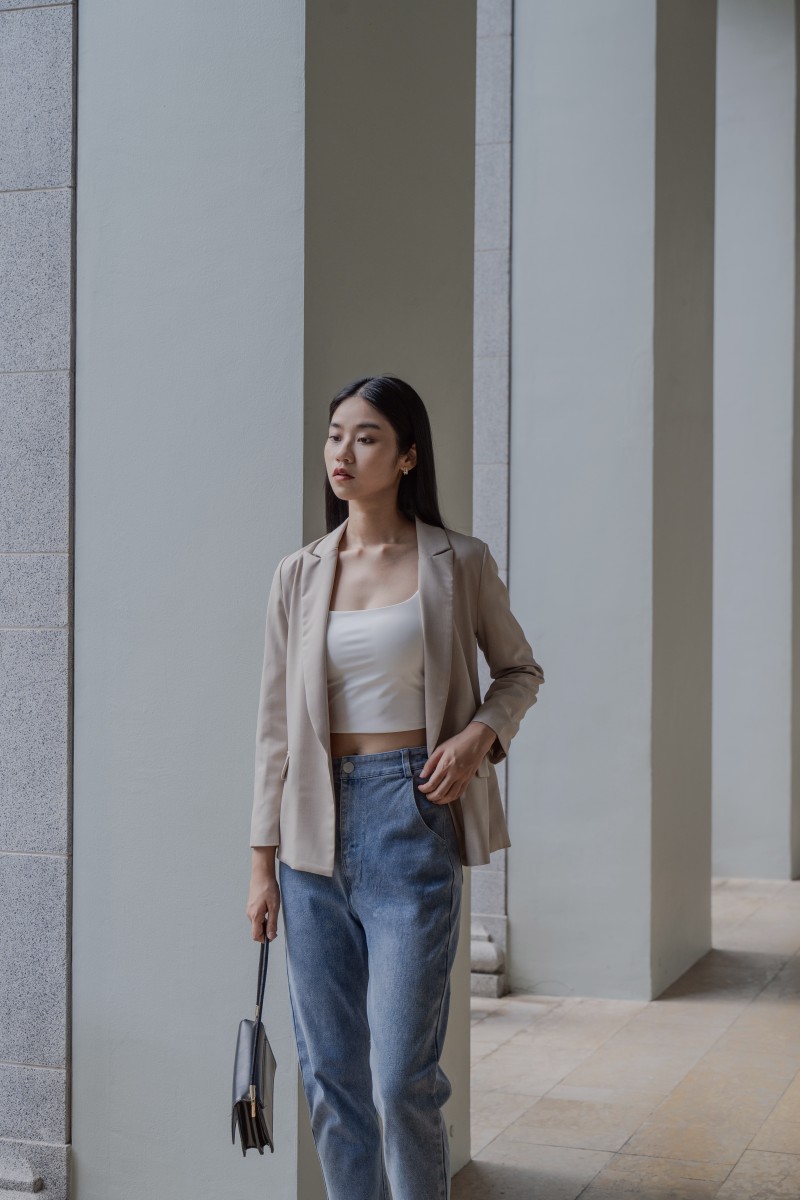 Whitley Essential Blazer in Sand