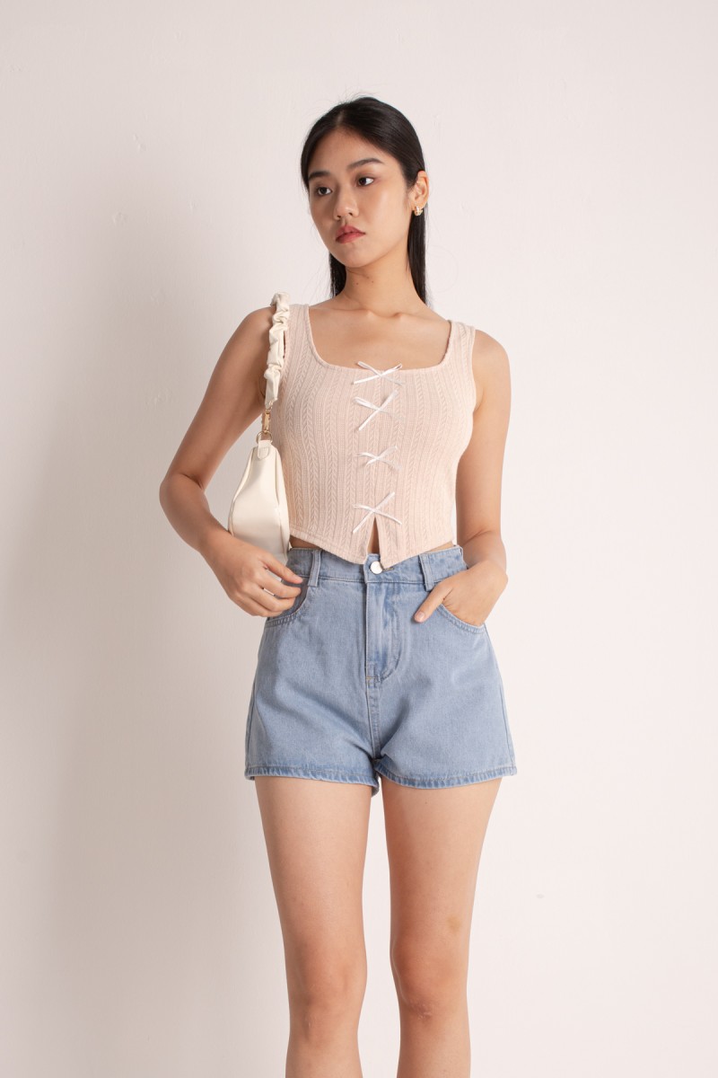 Ettea Everyday Denim Shorts in Light-Wash