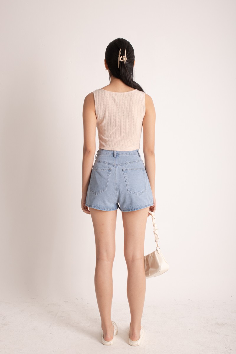 Ettea Everyday Denim Shorts in Light-Wash