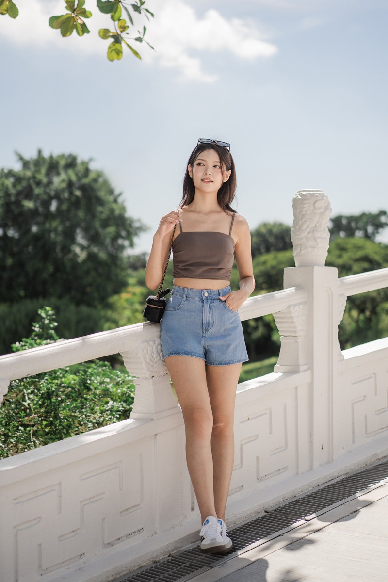 Ettea Everyday Denim Shorts in Light-Wash