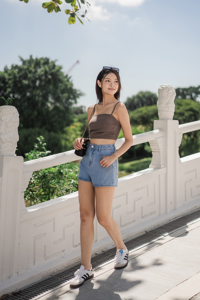 Ettea Everyday Denim Shorts in Light-Wash