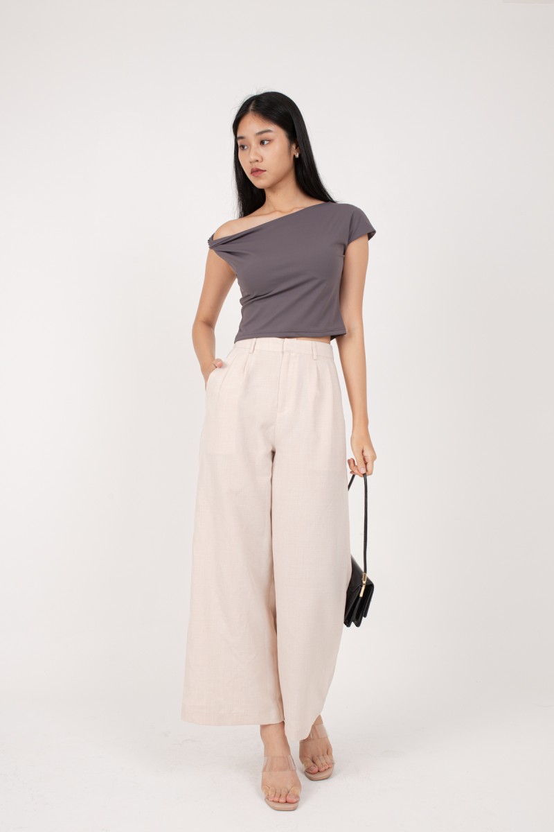 RESTOCK: Finlay Side Twist Top in Gunmetal