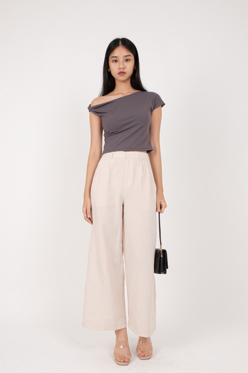 RESTOCK3: Finlay Side Twist Top in Gunmetal