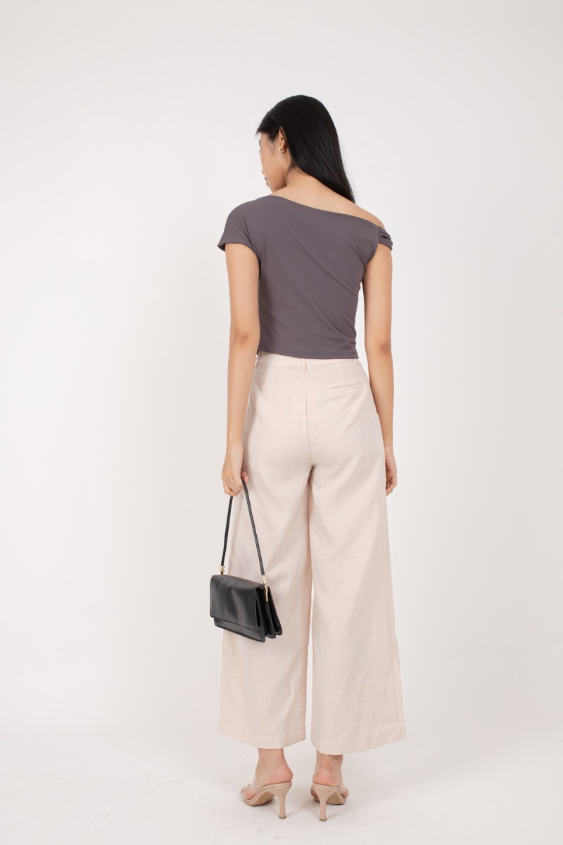 RESTOCK3: Finlay Side Twist Top in Gunmetal