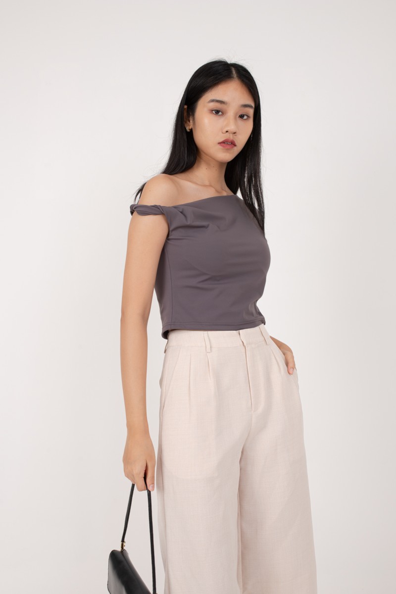RESTOCK3: Finlay Side Twist Top in Gunmetal