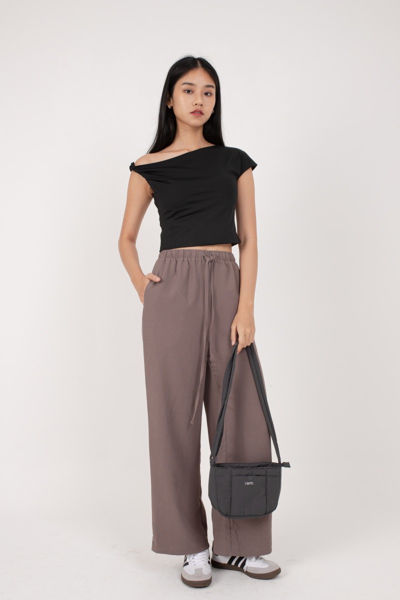 RESTOCK4: Finlay Side Twist Top in Black