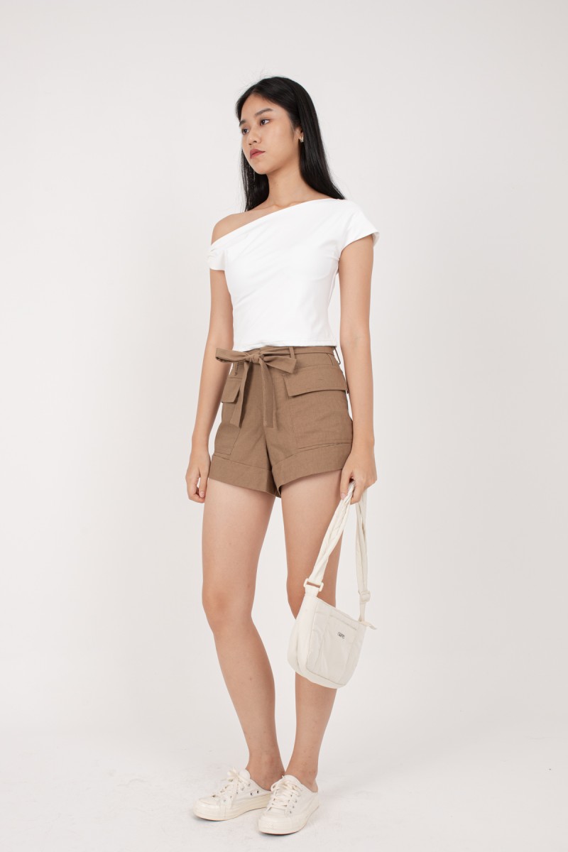 RESTOCK4: Finlay Side Twist Top in White