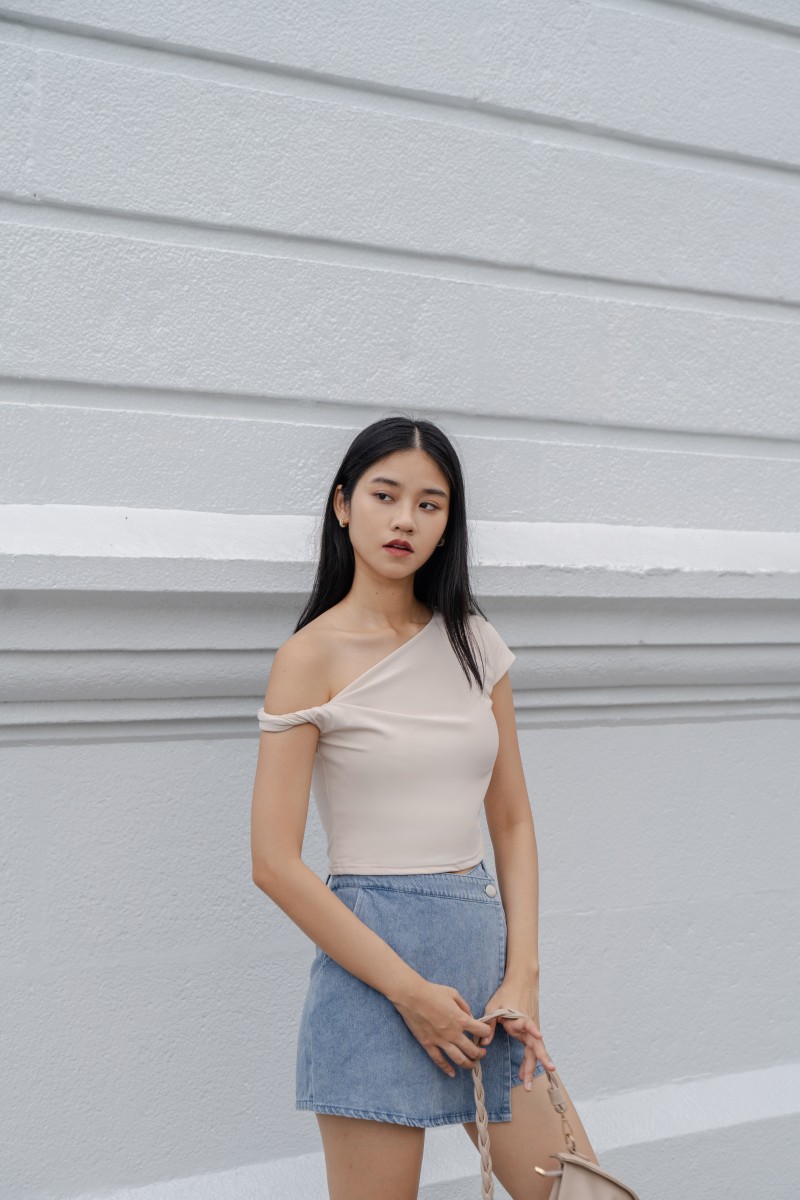 RESTOCK3: Finlay Side Twist Top in Nude