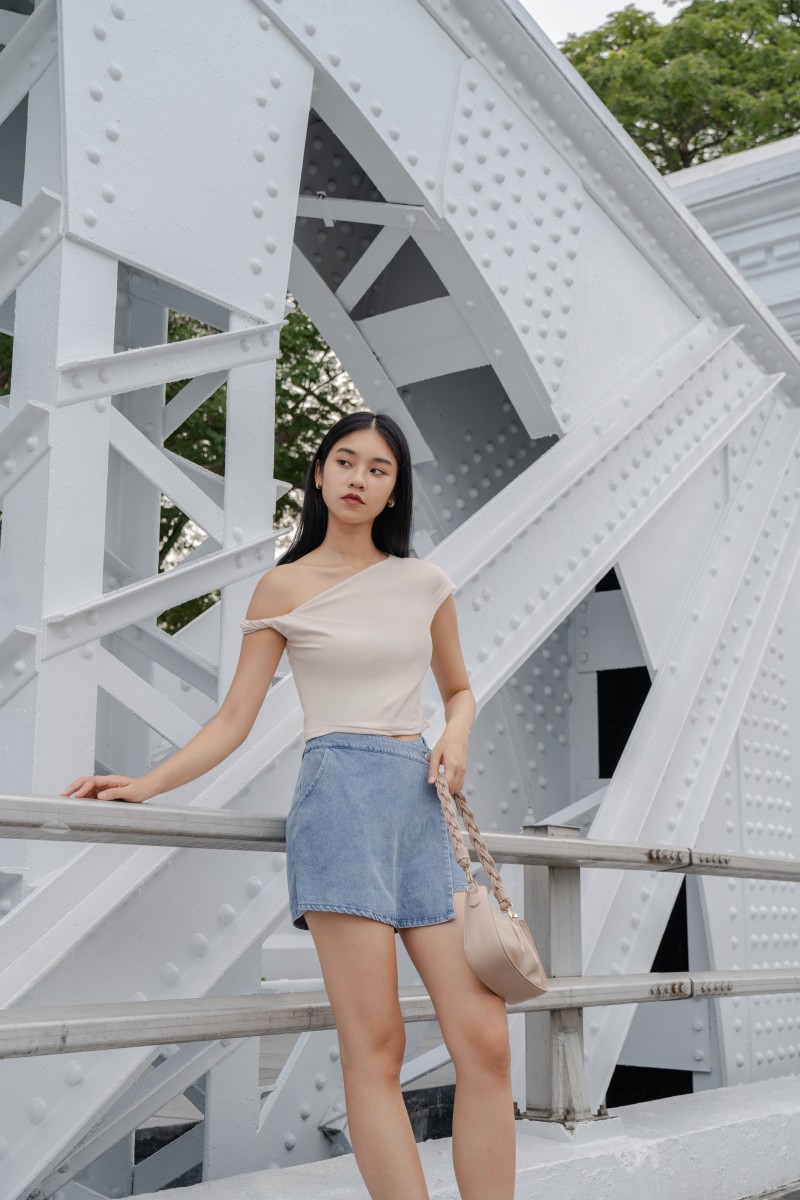 RESTOCK3: Finlay Side Twist Top in Nude