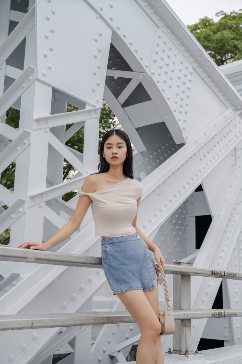 RESTOCK3: Finlay Side Twist Top in Nude