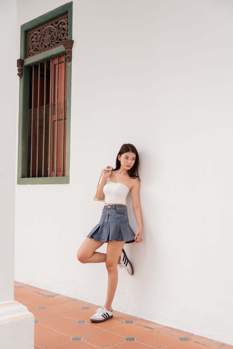 Jen Pleated Skorts in Stone-Wash