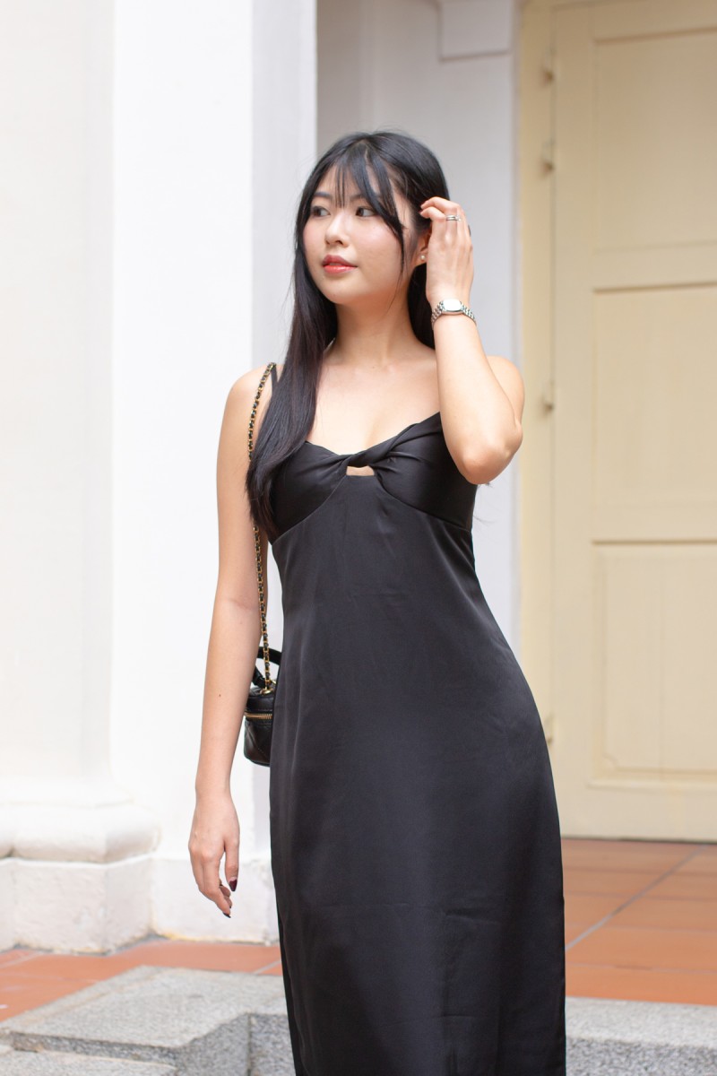 Odissa Padded Knot Dress in Black