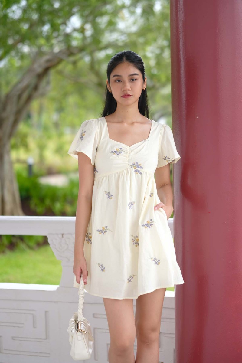 Lingwen Floral Sweetheart Romper Dress in Butter