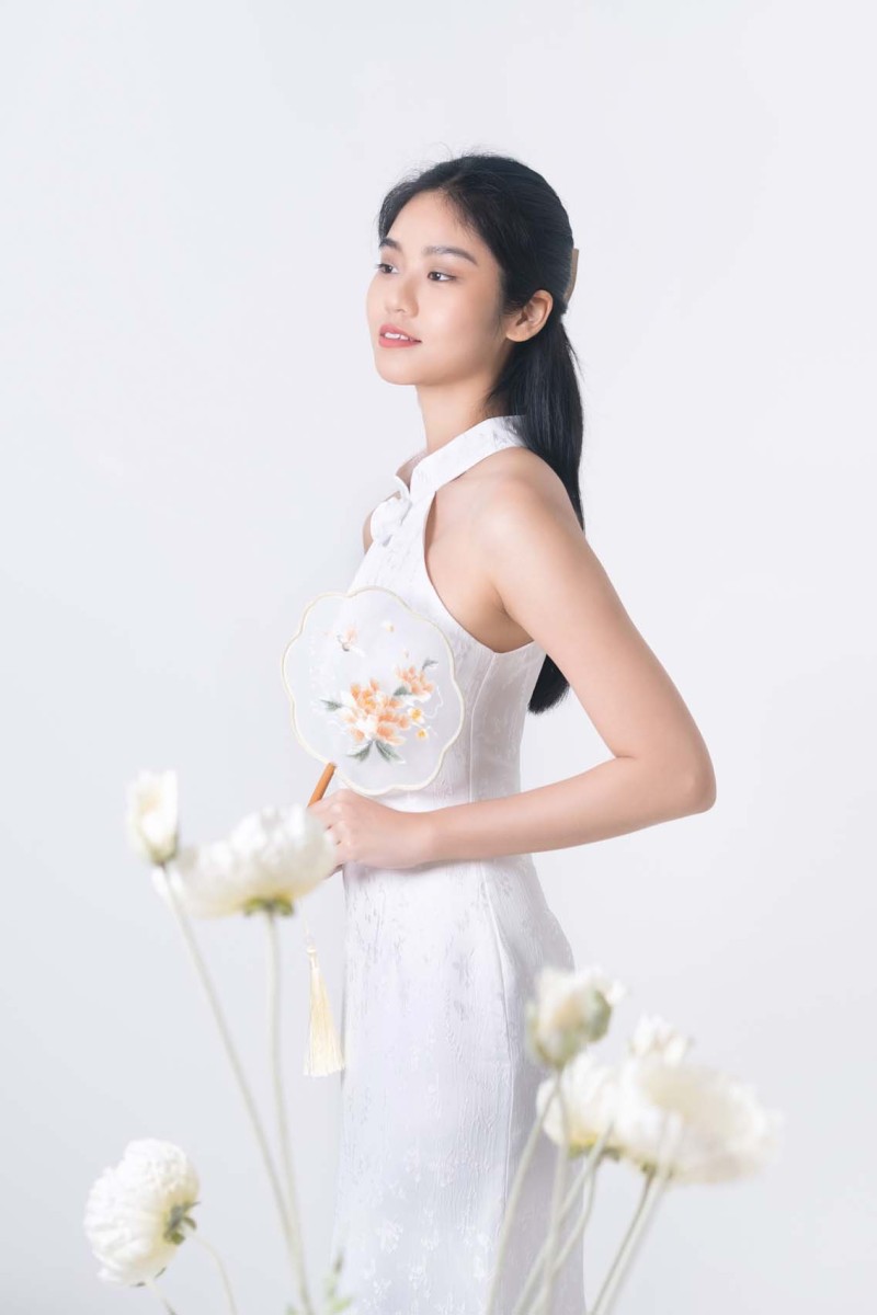 Celeste Mermaid Rose Cheongsam in White