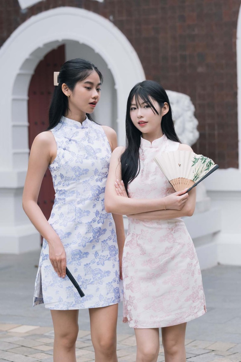 Hui Embossed Floral Cheongsam in Pink