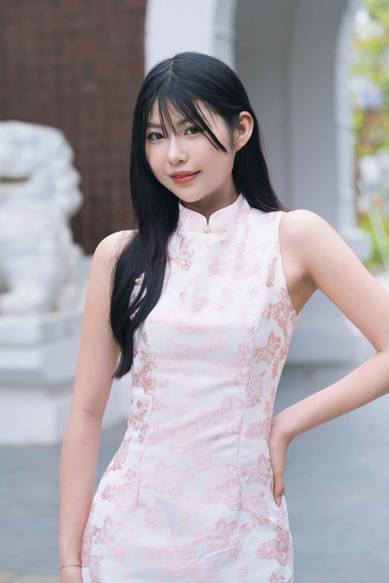 Hui Embossed Floral Cheongsam in Pink