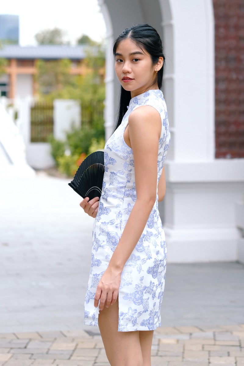 Hui Embossed Floral Cheongsam in Blue