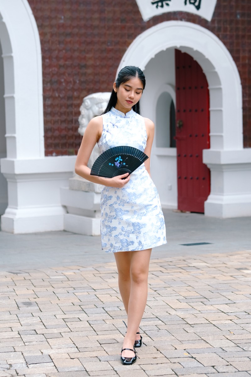 Hui Embossed Floral Cheongsam in Blue