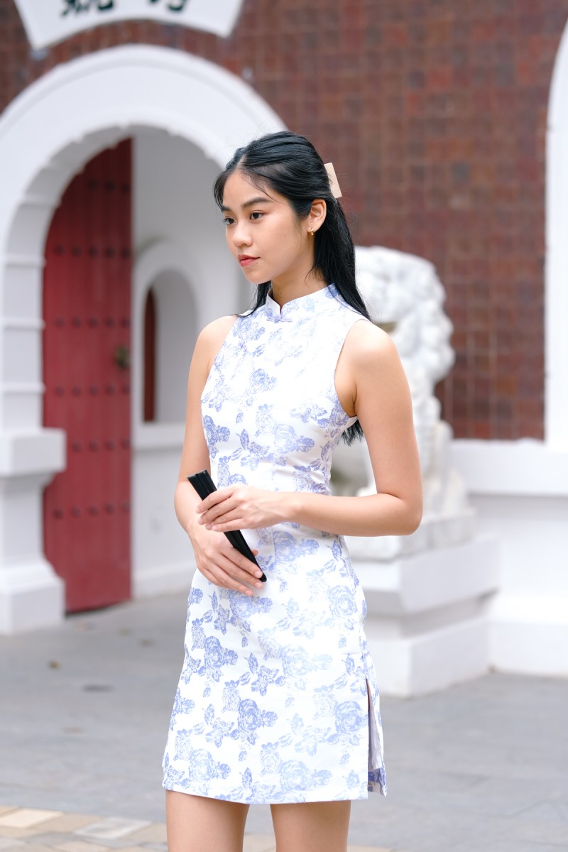 Hui Embossed Floral Cheongsam in Blue