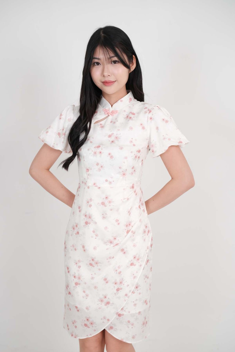 Meadow Floral Printed Cheongsam in Pink