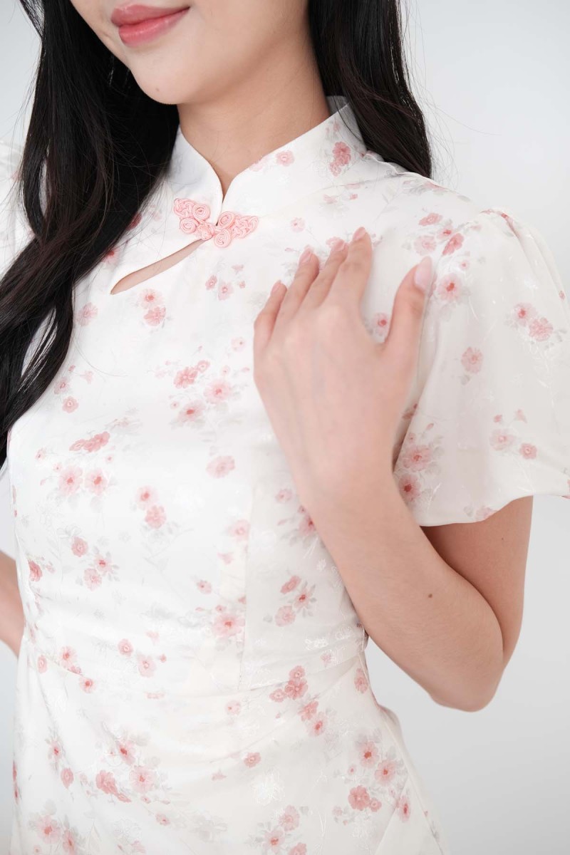 Meadow Floral Printed Cheongsam in Pink