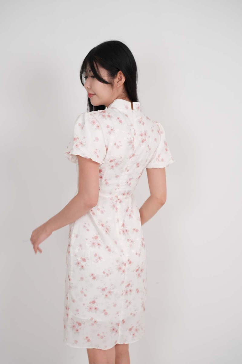 Meadow Floral Printed Cheongsam in Pink