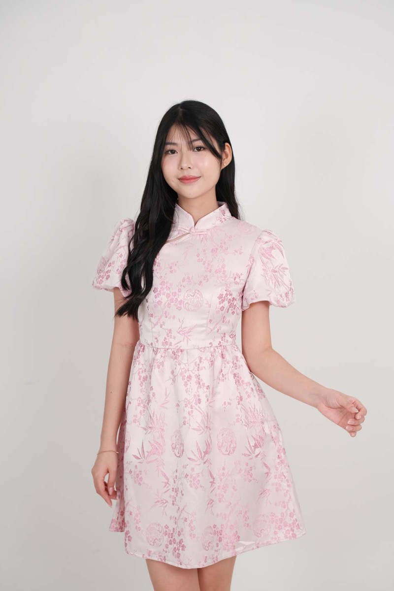 Jia Floral Puff Sleeve Cheongsam in Pink