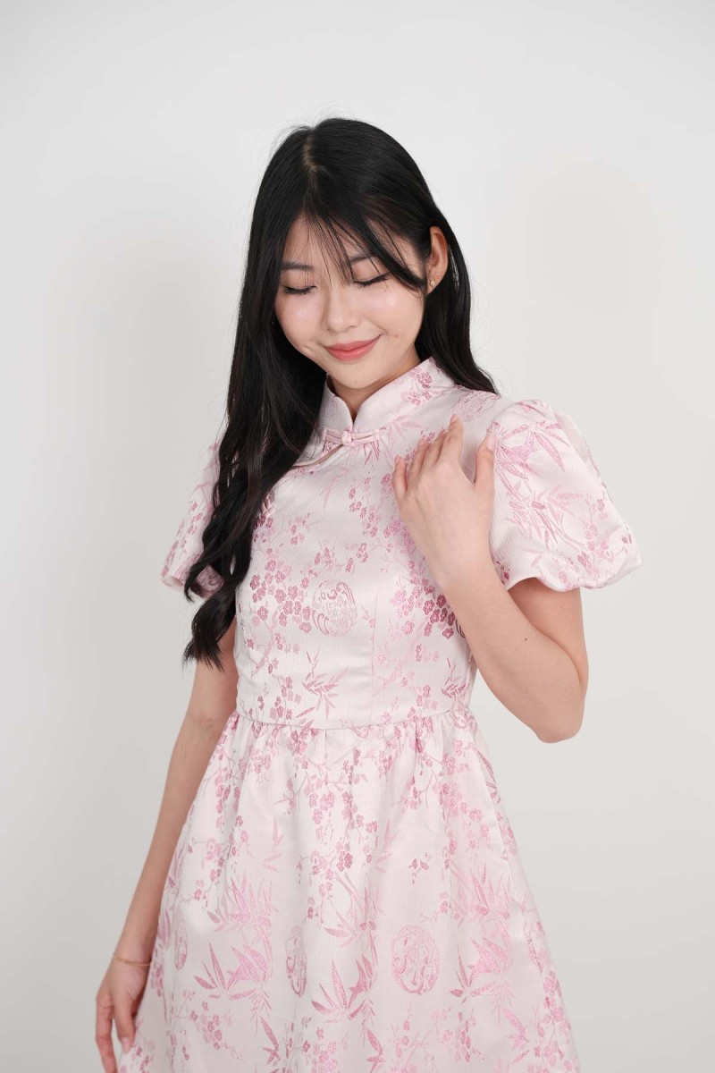 Jia Floral Puff Sleeve Cheongsam in Pink