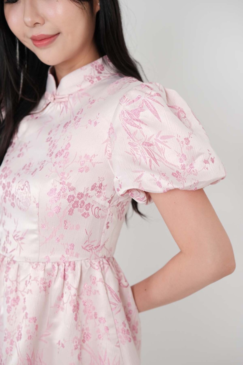 Jia Floral Puff Sleeve Cheongsam in Pink