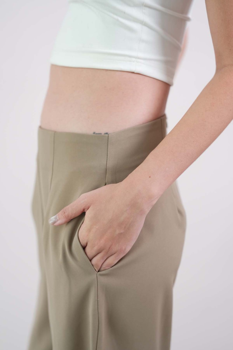 RESTOCK3: Stride Flowy Seamless Pants in Khaki