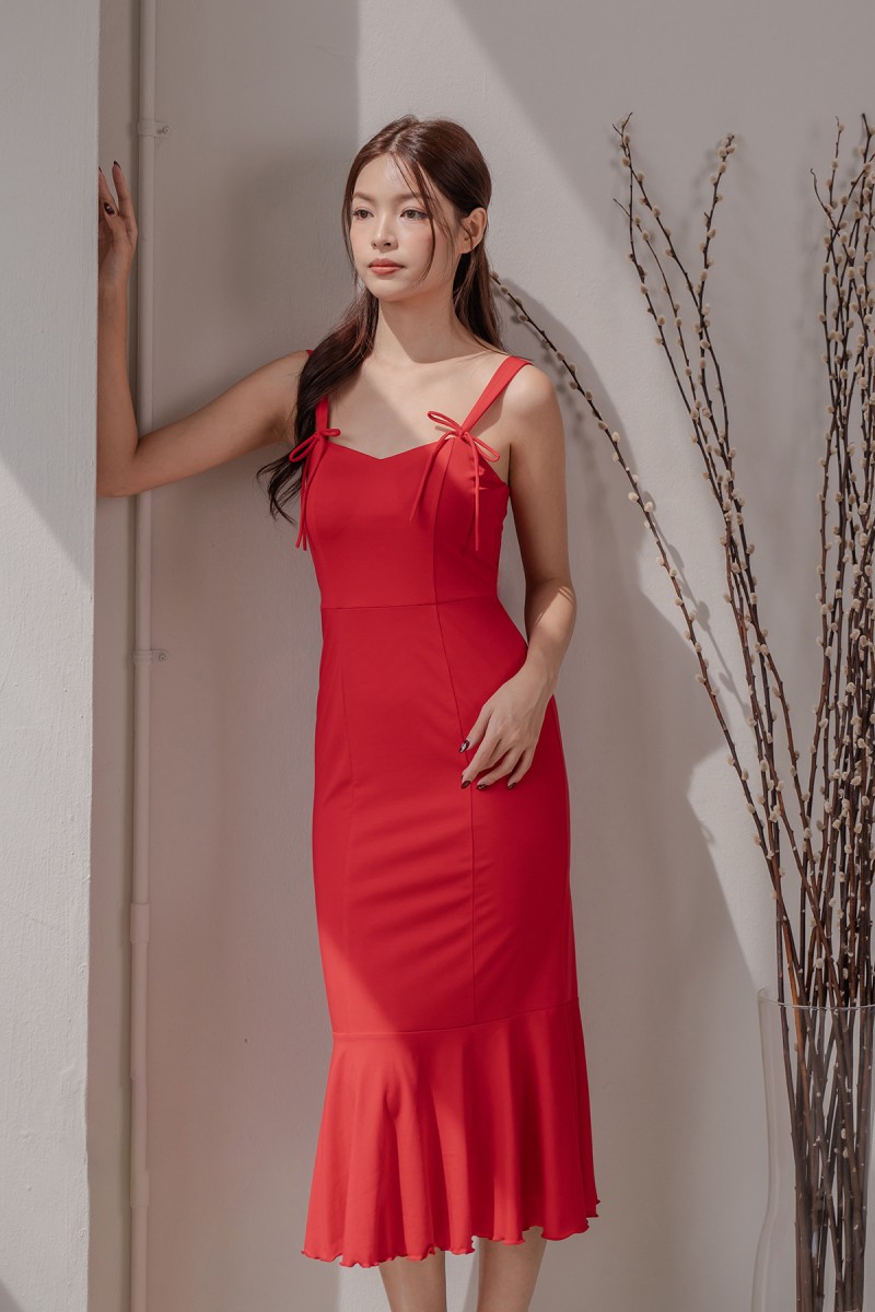 Rionne Ribbon Mermaid Hem Dress in Red