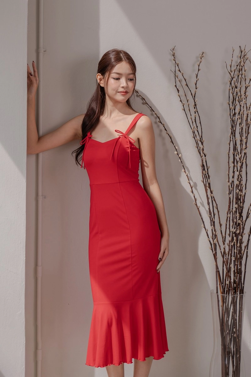 Rionne Ribbon Mermaid Hem Dress in Red