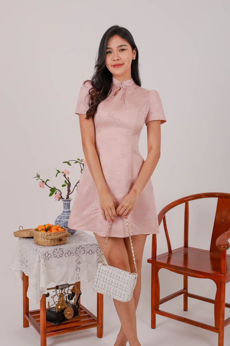 RESTOCK3: Rong Embossed Puff Cheongsam in Blush