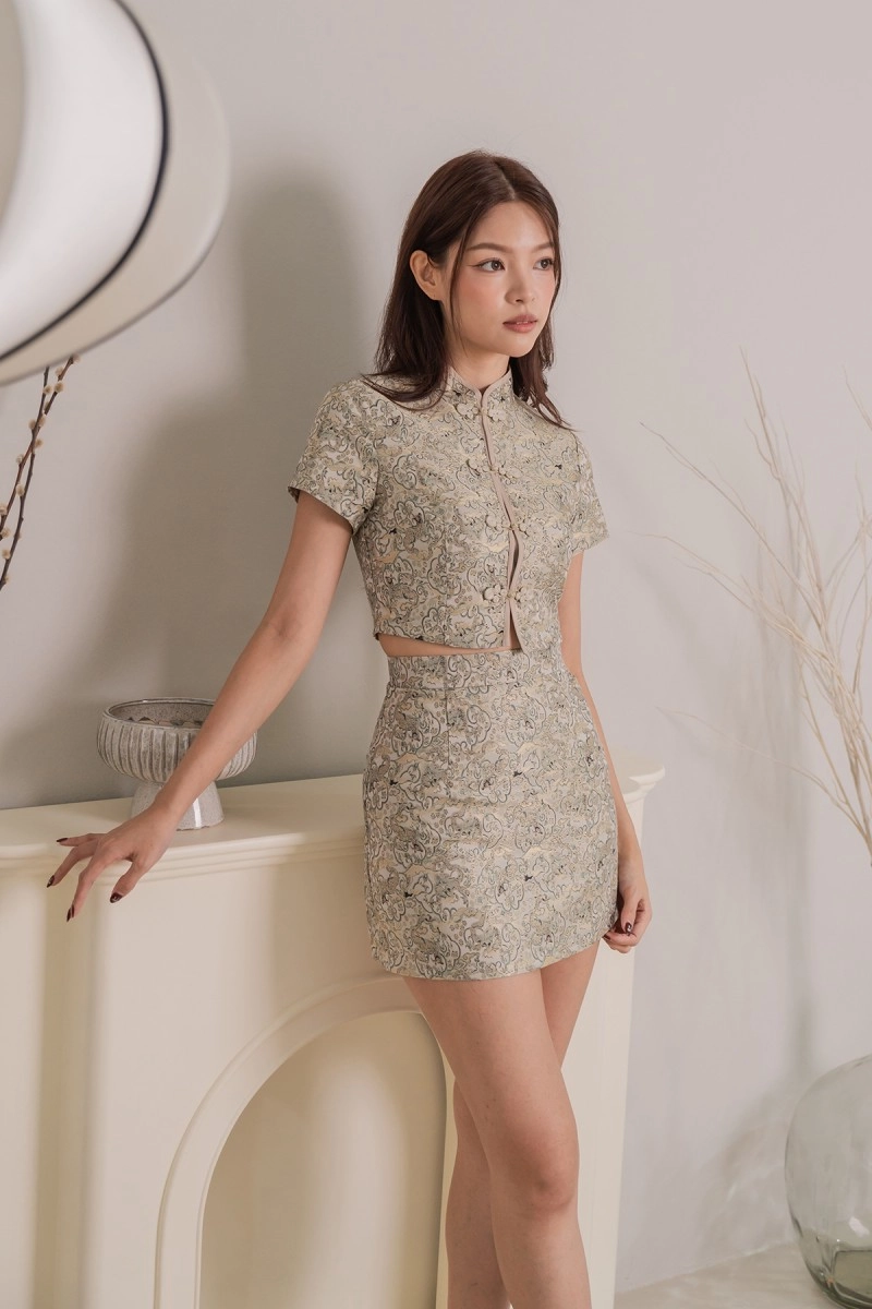 Yuan Embossed Cheongsam Co-ord Top in Emerald