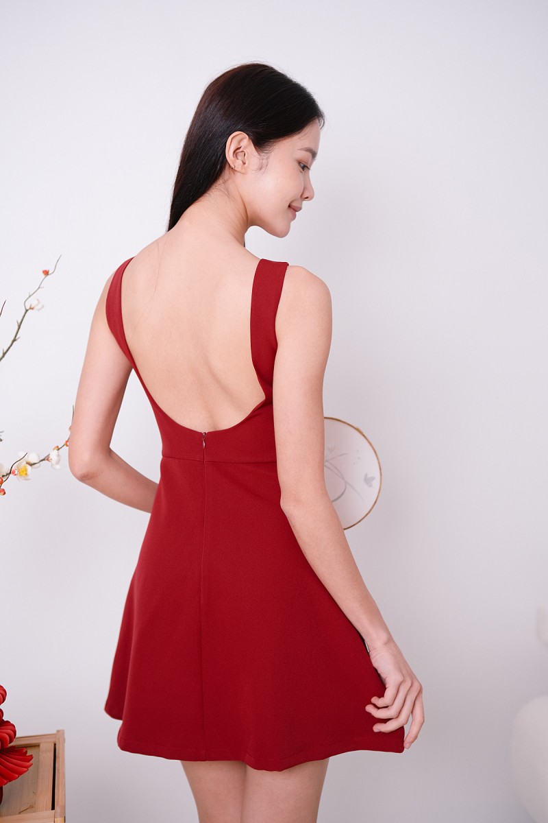 Amara Padded Low Back Dress in Wine