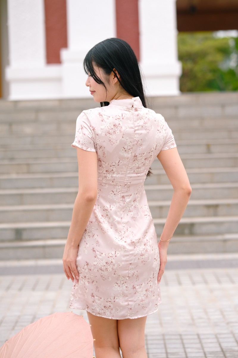 Lin Floral Cut Out Cheongsam in Pink