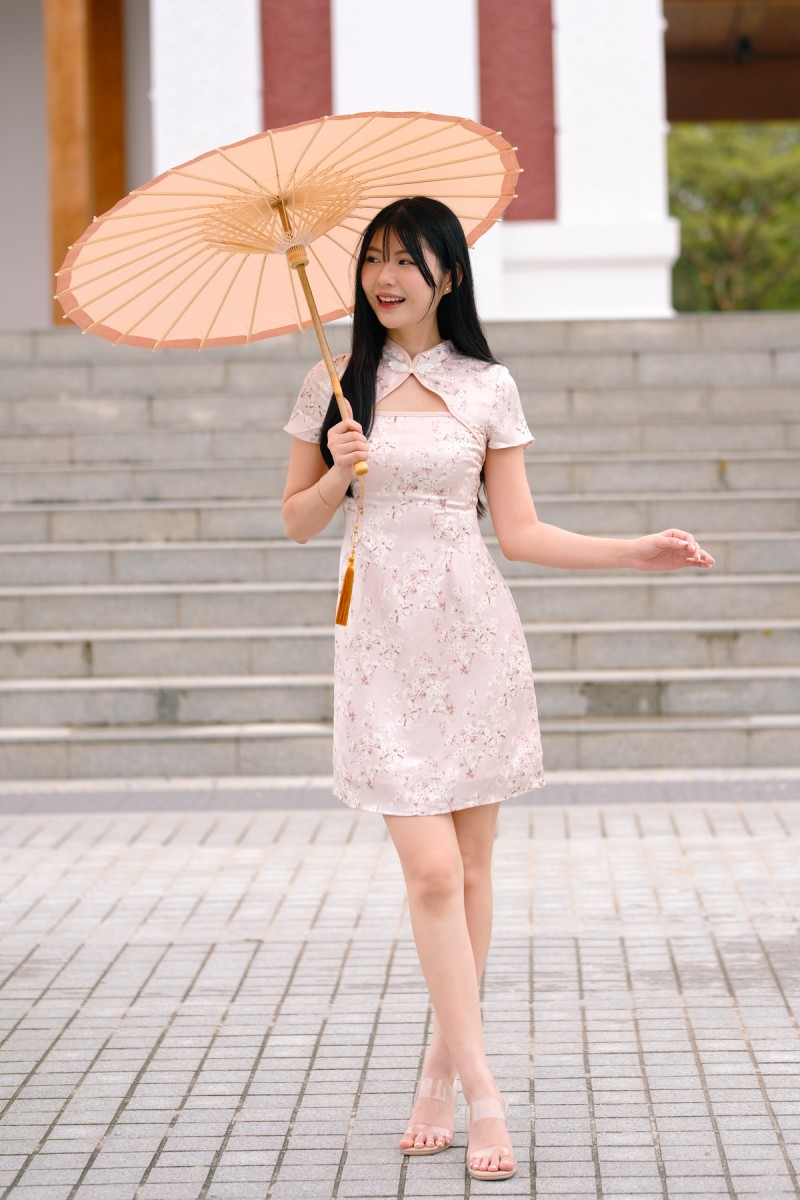 Lin Floral Cut Out Cheongsam in Pink