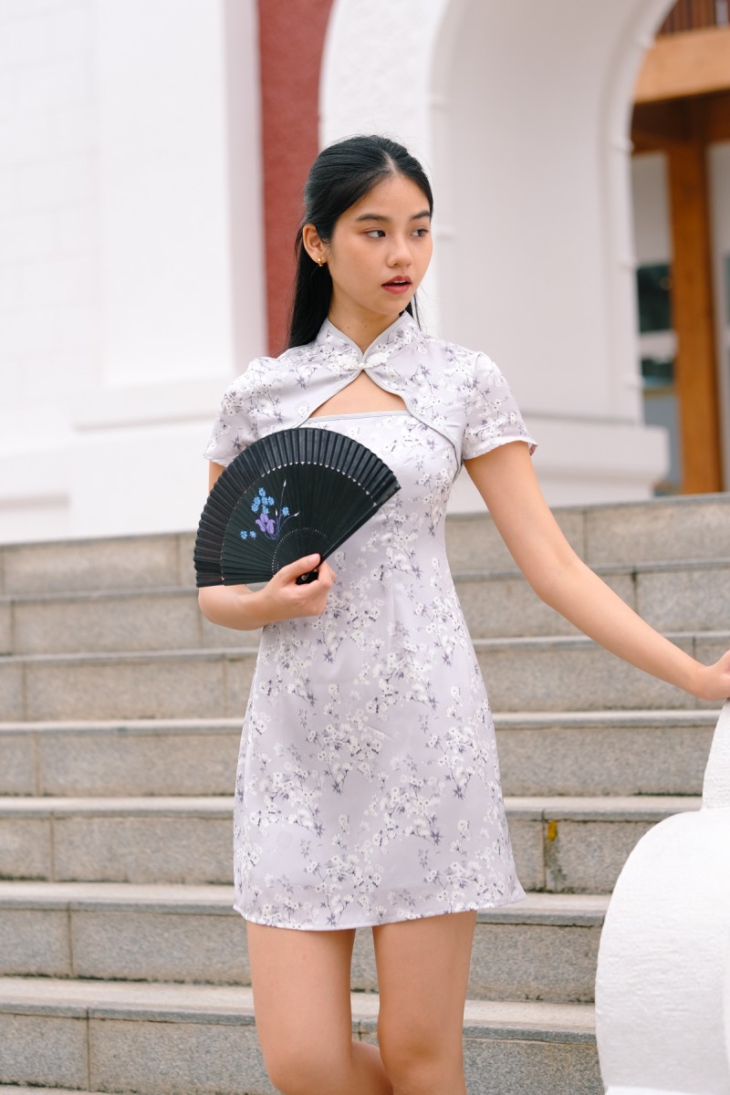 Lin Floral Cut Out Cheongsam in Blue